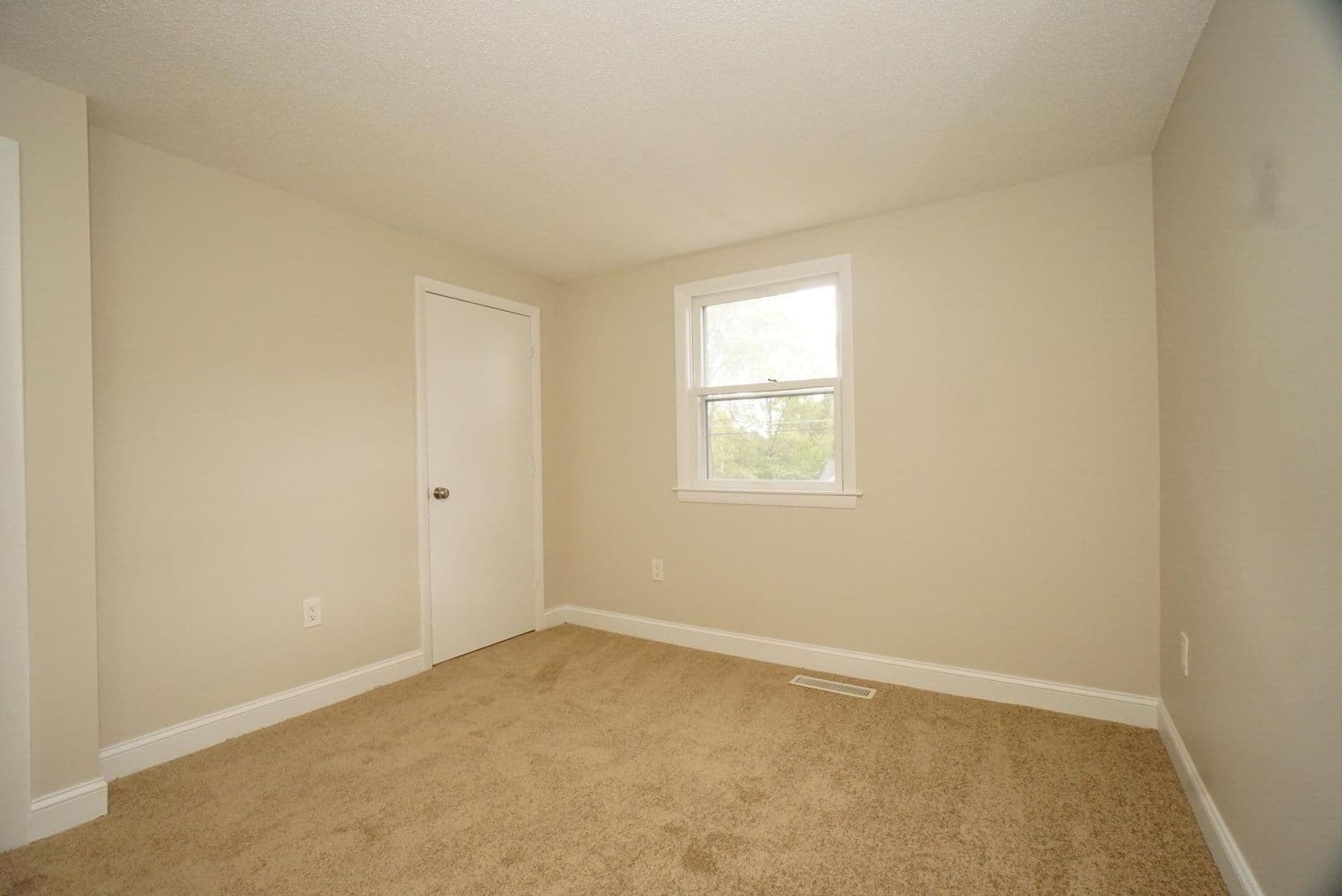 42 Woodfield St 21 of 52