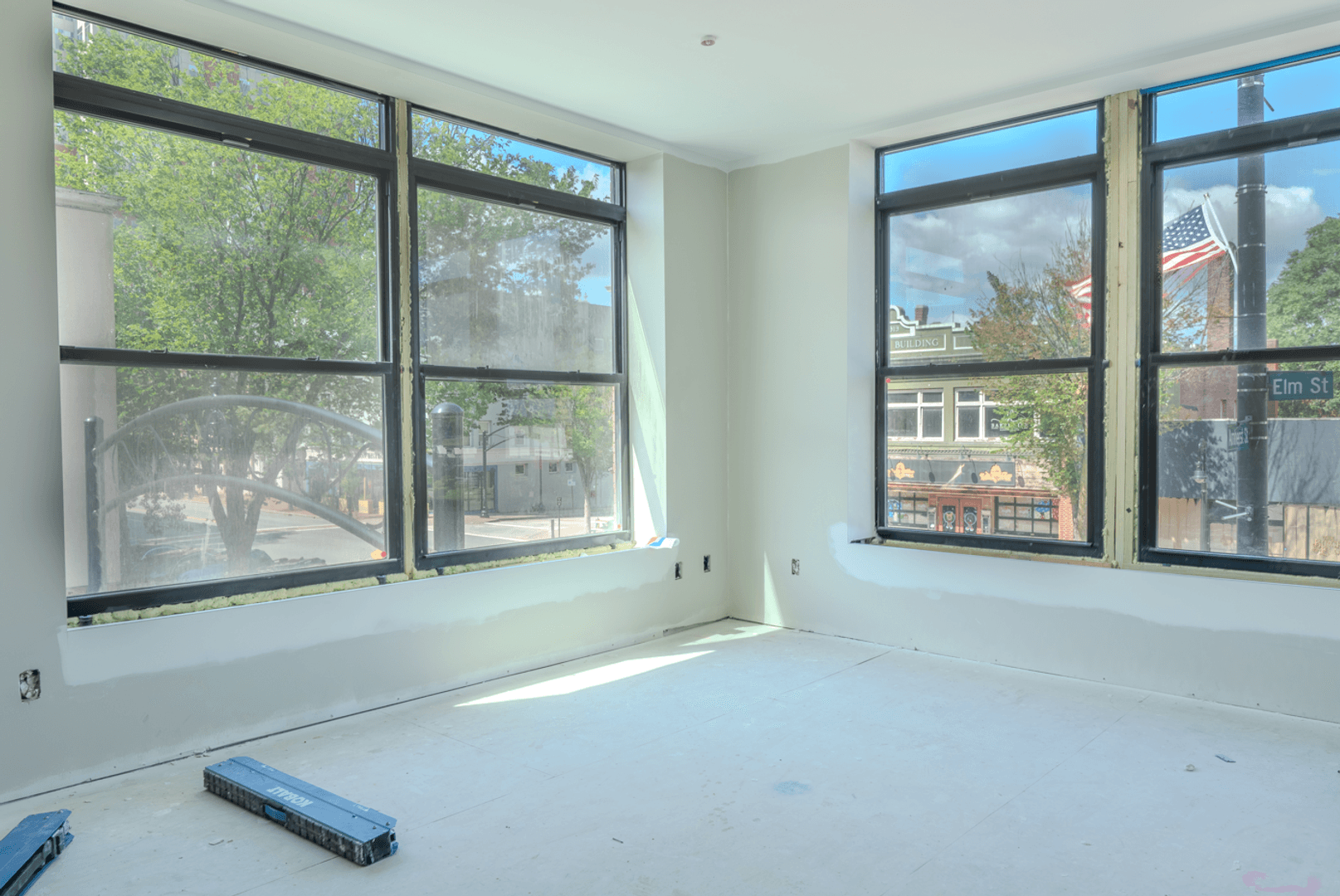 Rendezvous on Elm - Hot Water, Internet, Parking Included! 48 of 64