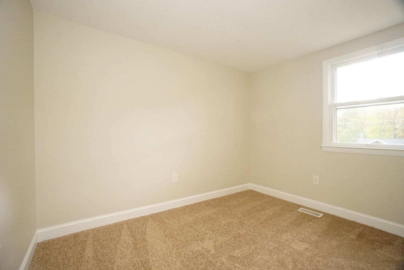 42 Woodfield St 26 of 52