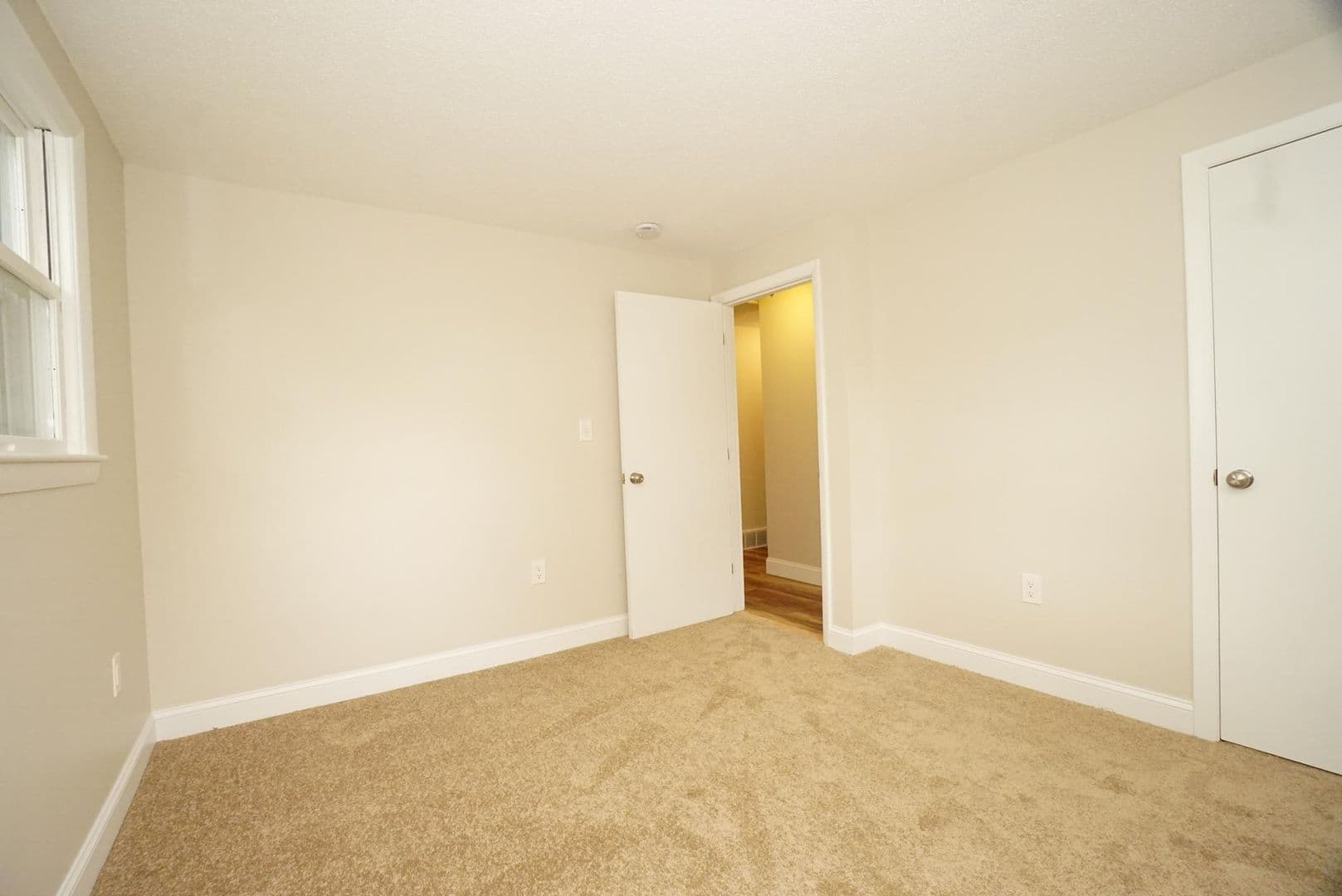 42 Woodfield St 23 of 52