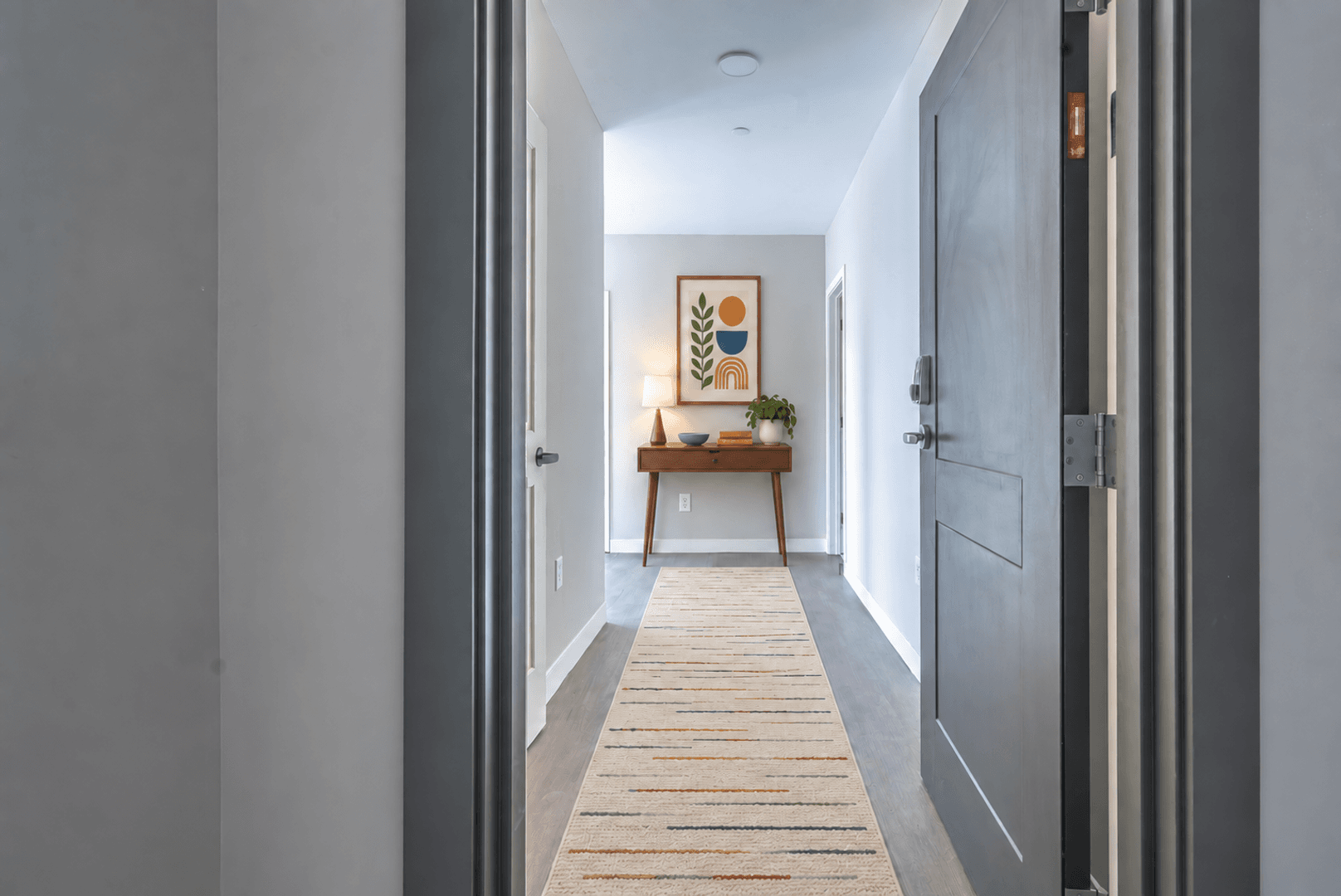 Rendezvous on Elm - Hot Water, Internet, Parking Included! 7 of 10