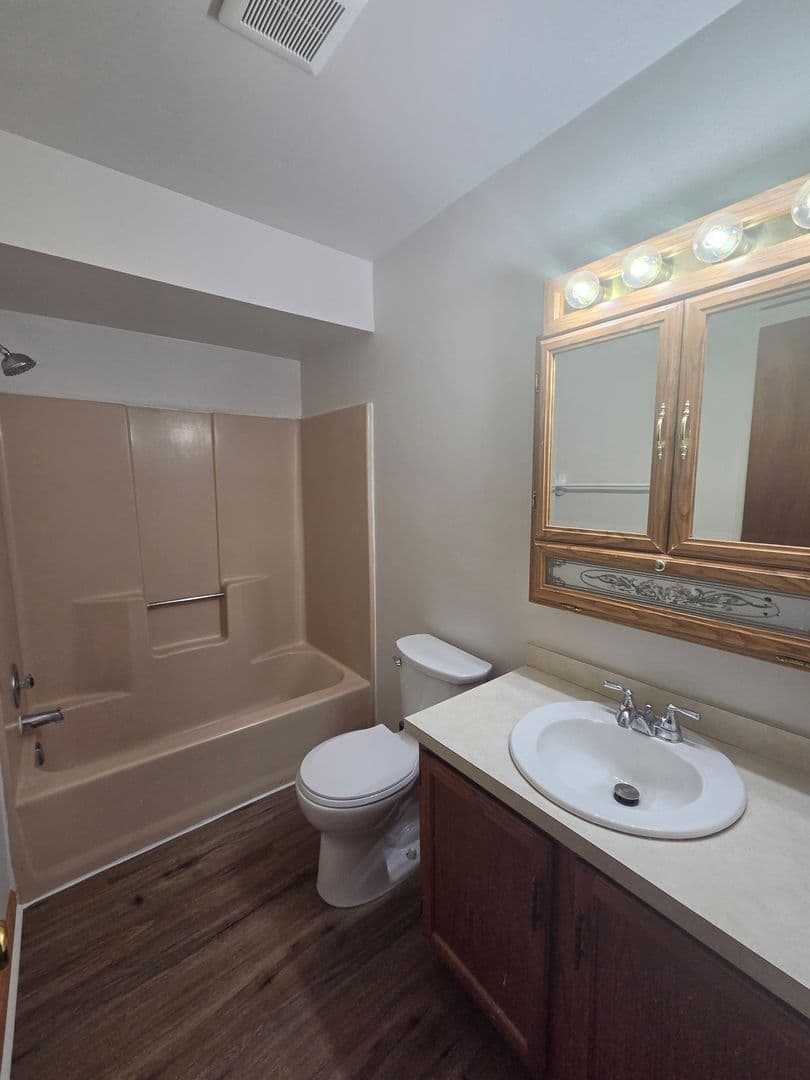 416 S. Saint George Street 19 of 26
