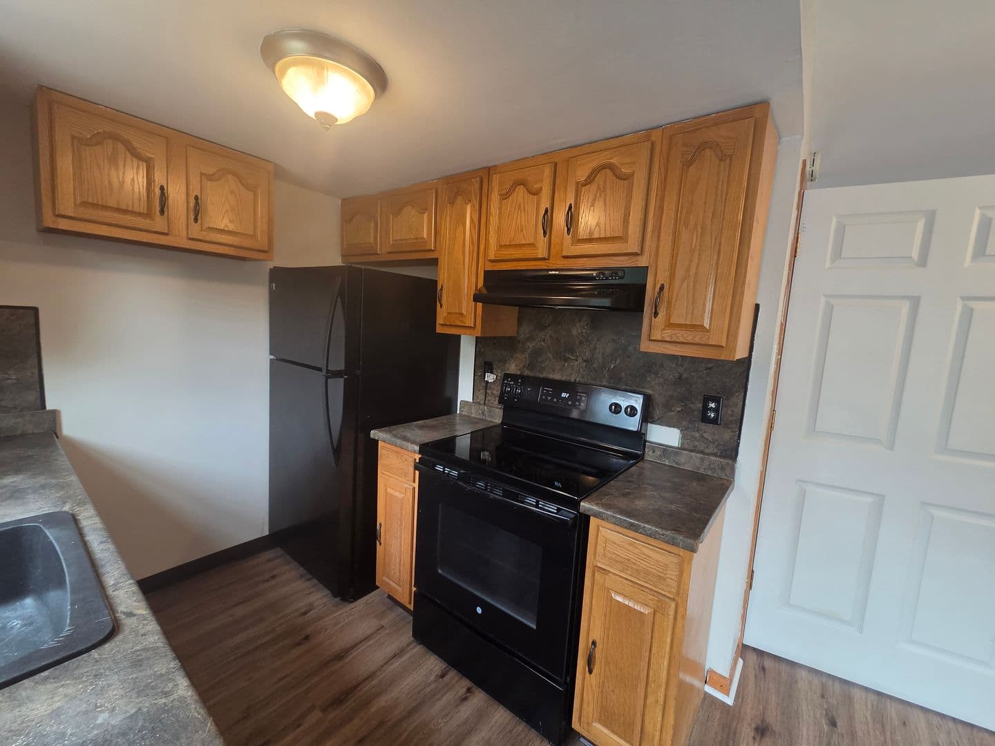 416 S. Saint George Street 7 of 26