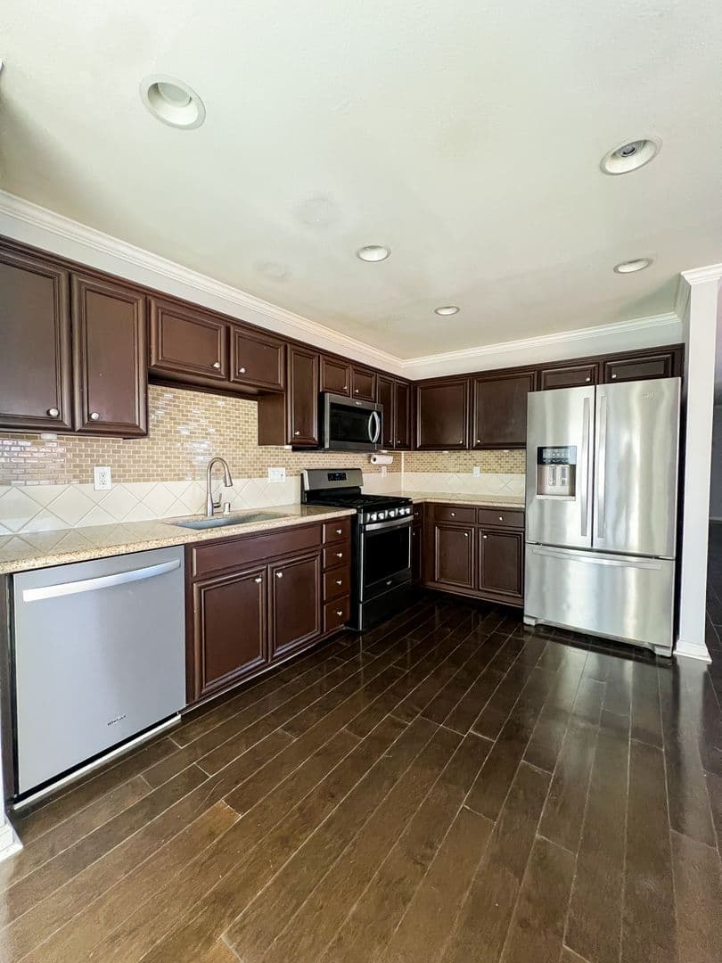 71597 Sun Valley Drive 7 of 27