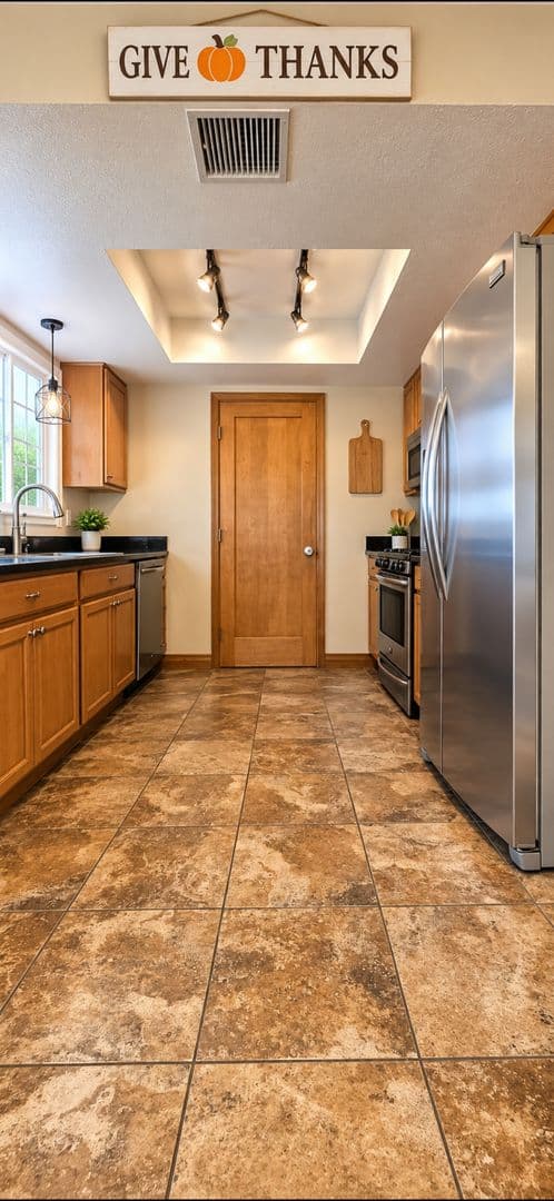 74242 Pinon Dr. 6 of 34