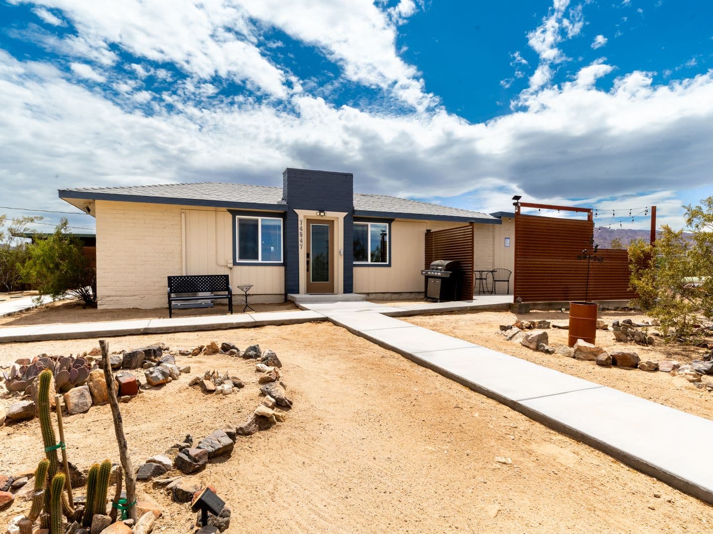 74847 Twentynine Palms Hwy 45 of 53