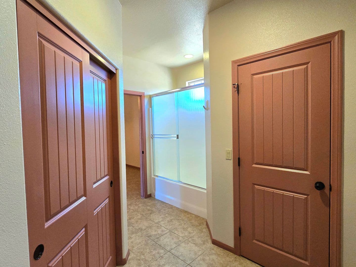 7425 Kellogg Ave. 15 of 22
