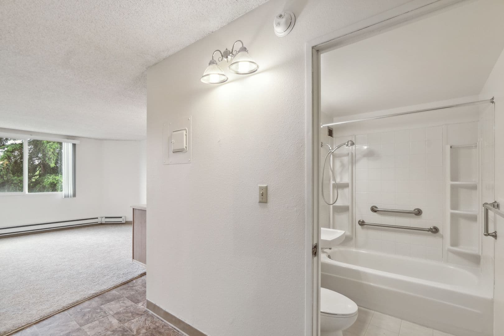 Life Manor Parkside 2 of 6