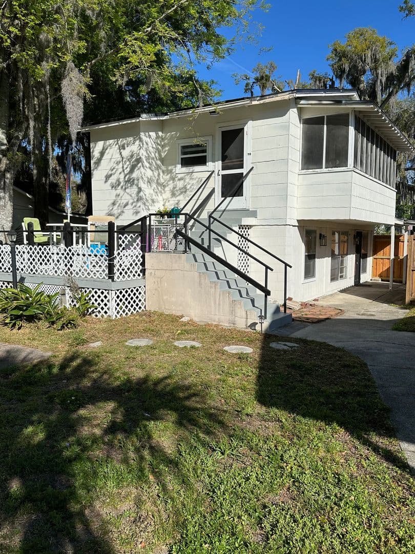 111A Cedar St (downstairs) - City of St Augustine - UTILITIES SPLIT 50/50 9 of 20