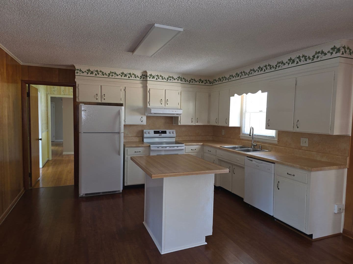 3322 HART ST 4 of 14