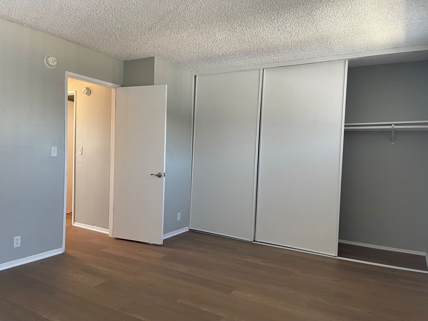 055 - Villa Del Sol Apartment Homes 5 of 8