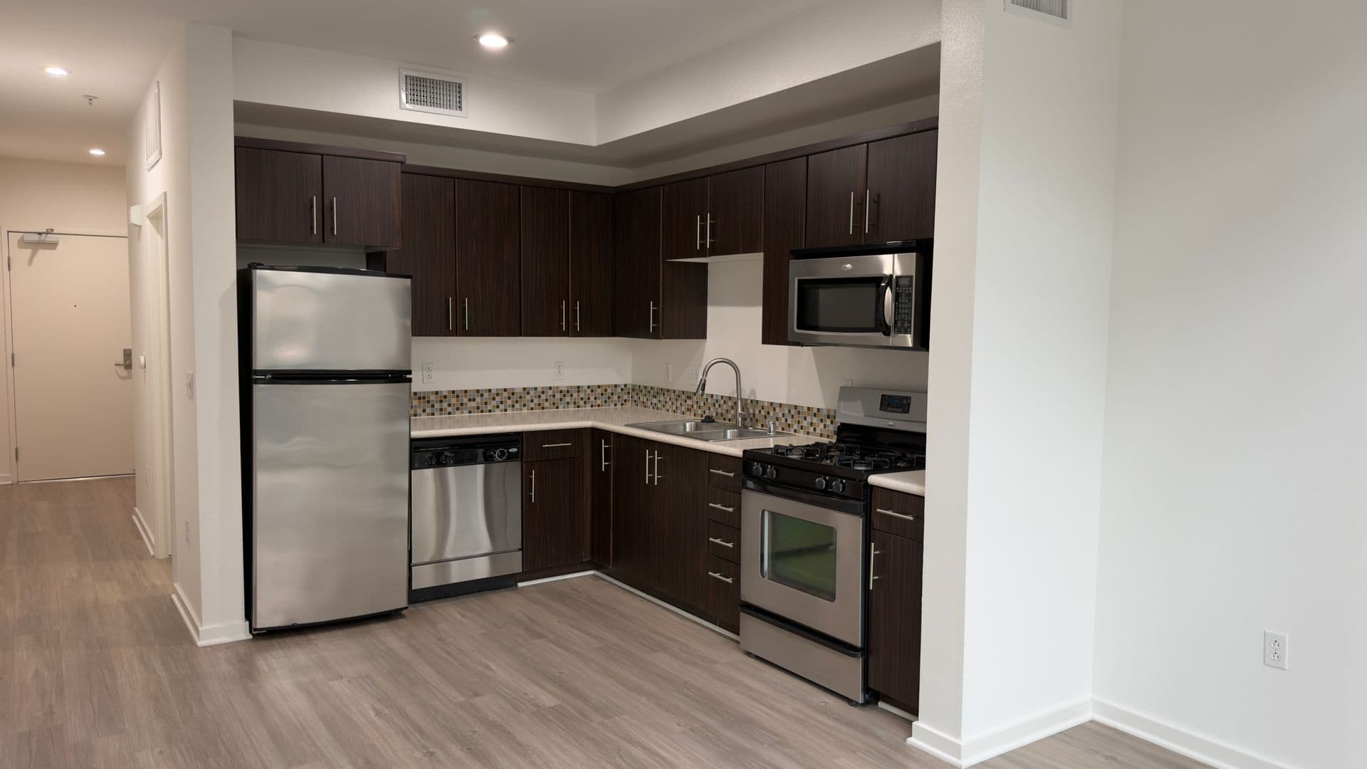135 - Canvas LA Apartments 1 of 8