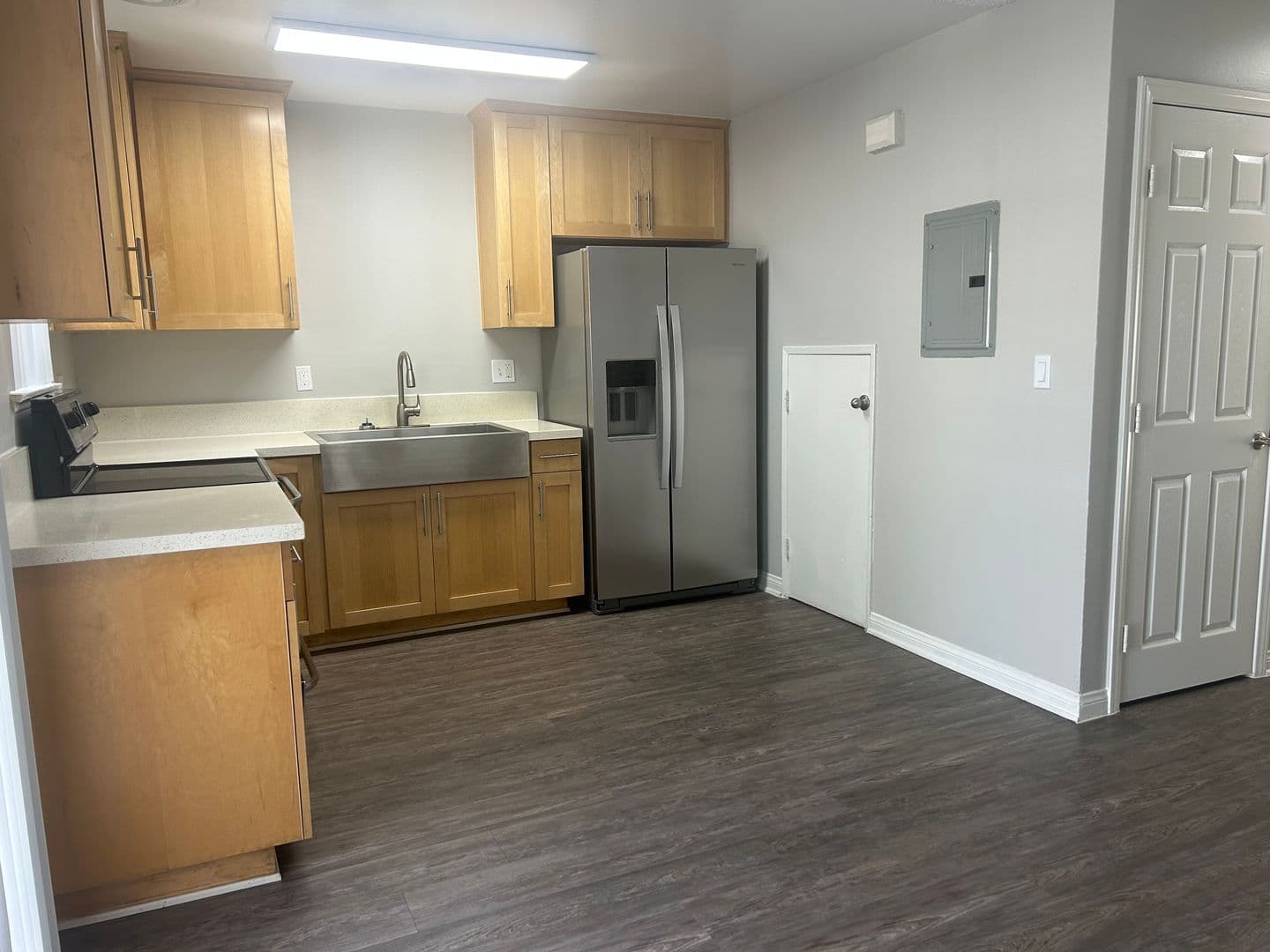 055 - Villa Del Sol Apartment Homes 2 of 6