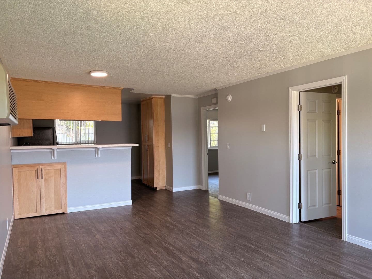 055 - Villa Del Sol Apartment Homes 2 of 7