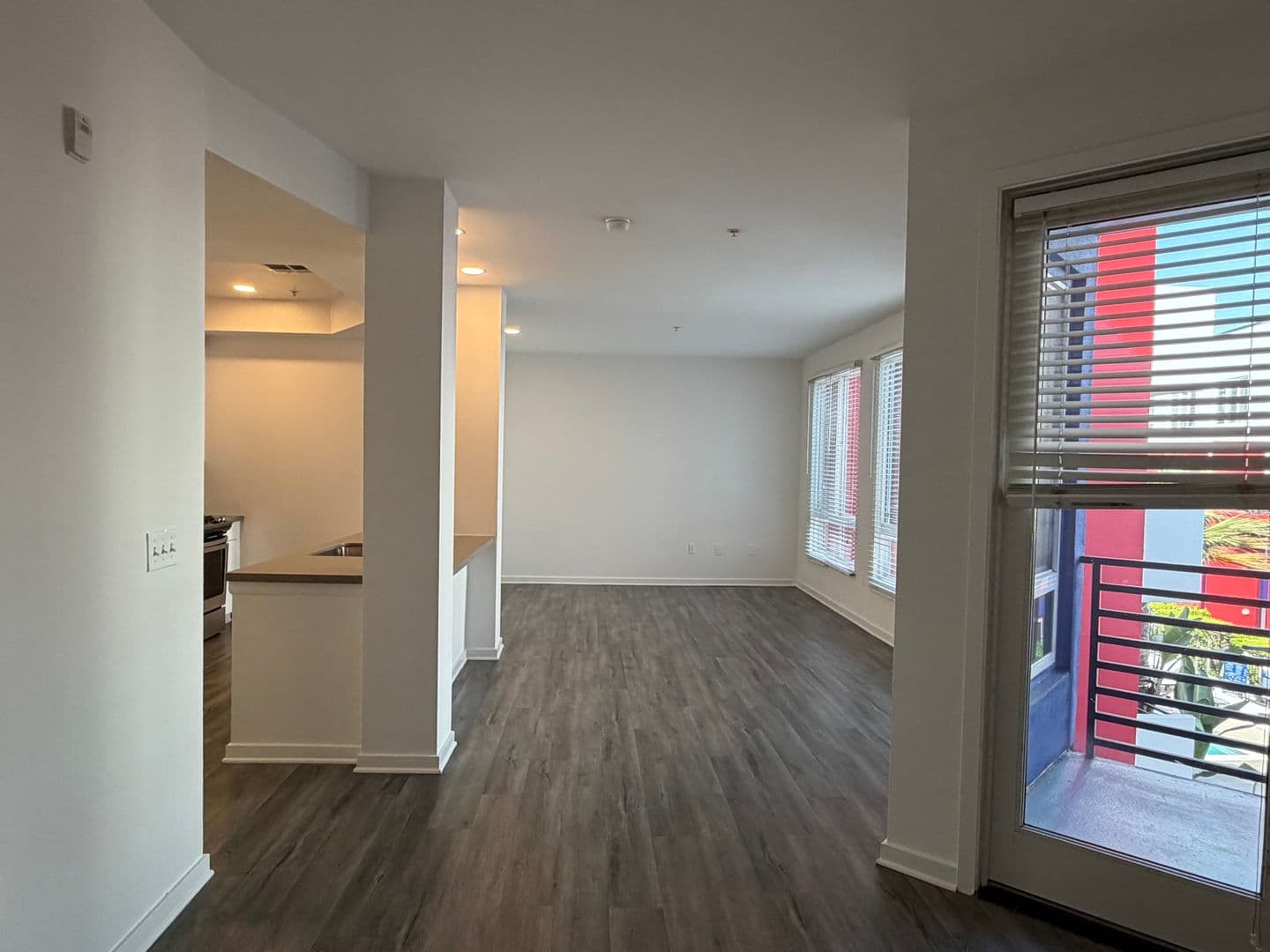 135 - Canvas LA Apartments 4 of 7