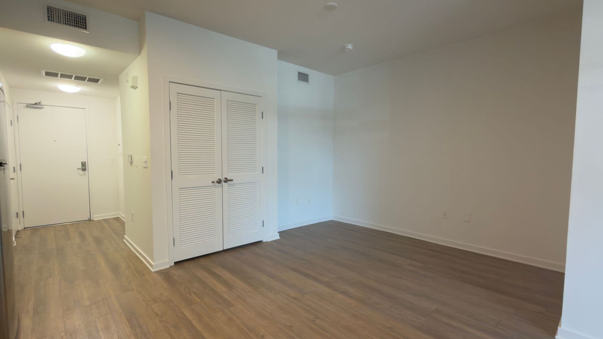 135 - Canvas LA Apartments 4 of 5