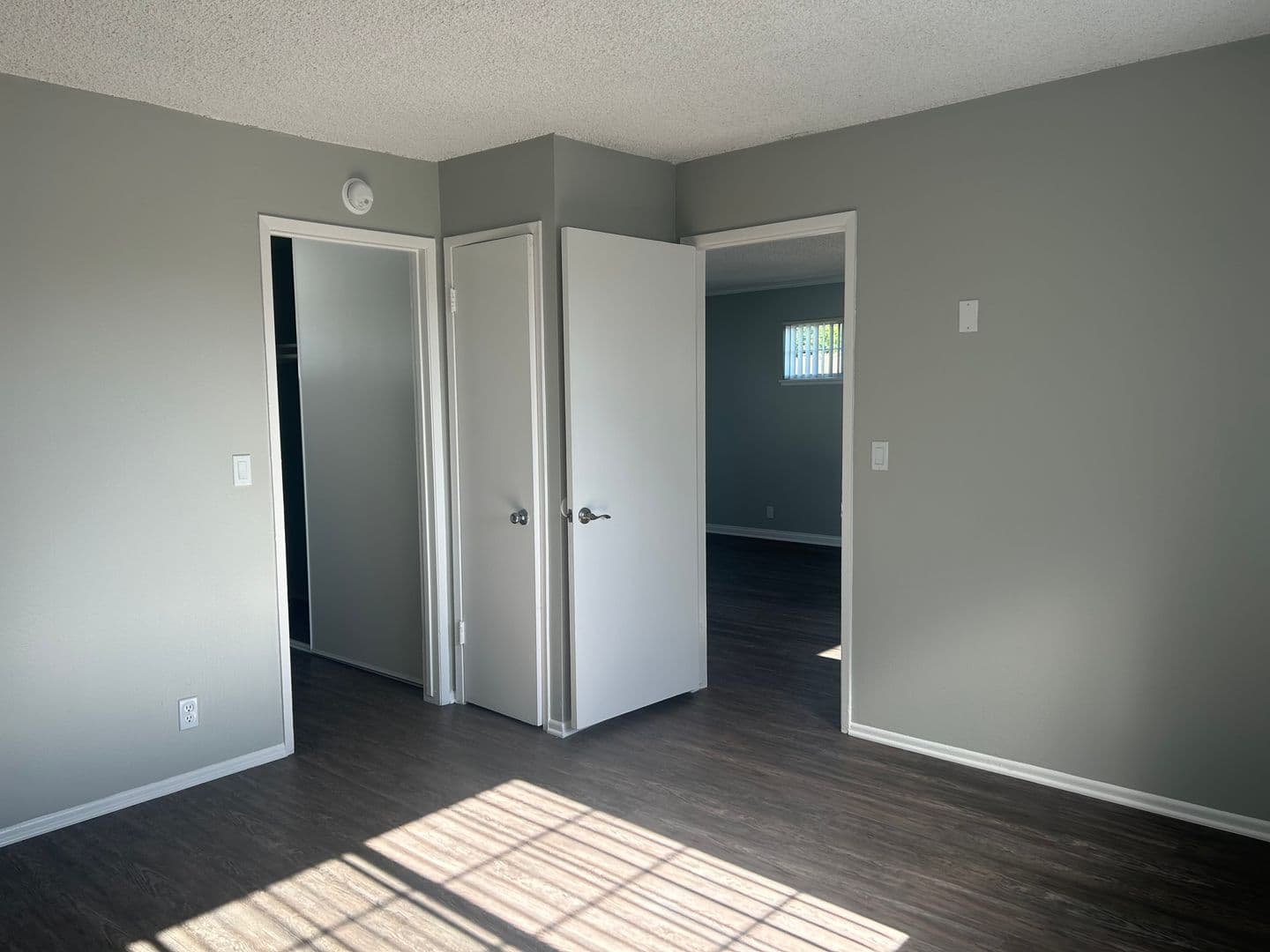 055 - Villa Del Sol Apartment Homes 4 of 5