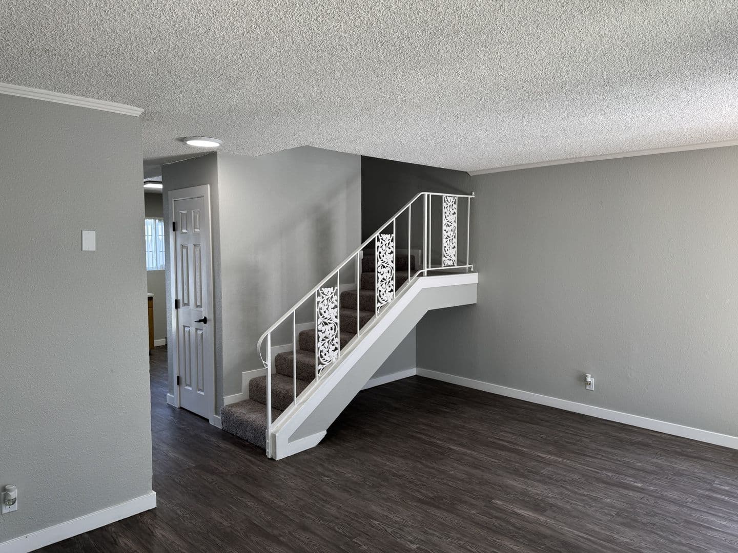 055 - Villa Del Sol Apartment Homes 1 of 8