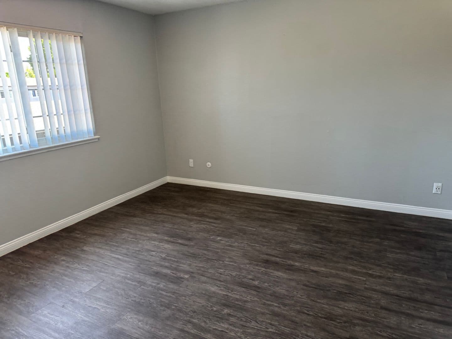 055 - Villa Del Sol Apartment Homes 4 of 5