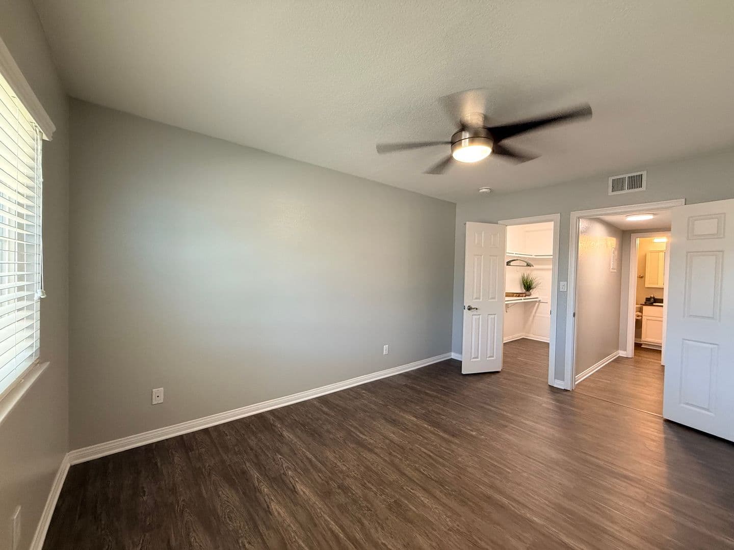 094 - Solara Apartment Homes 5 of 7