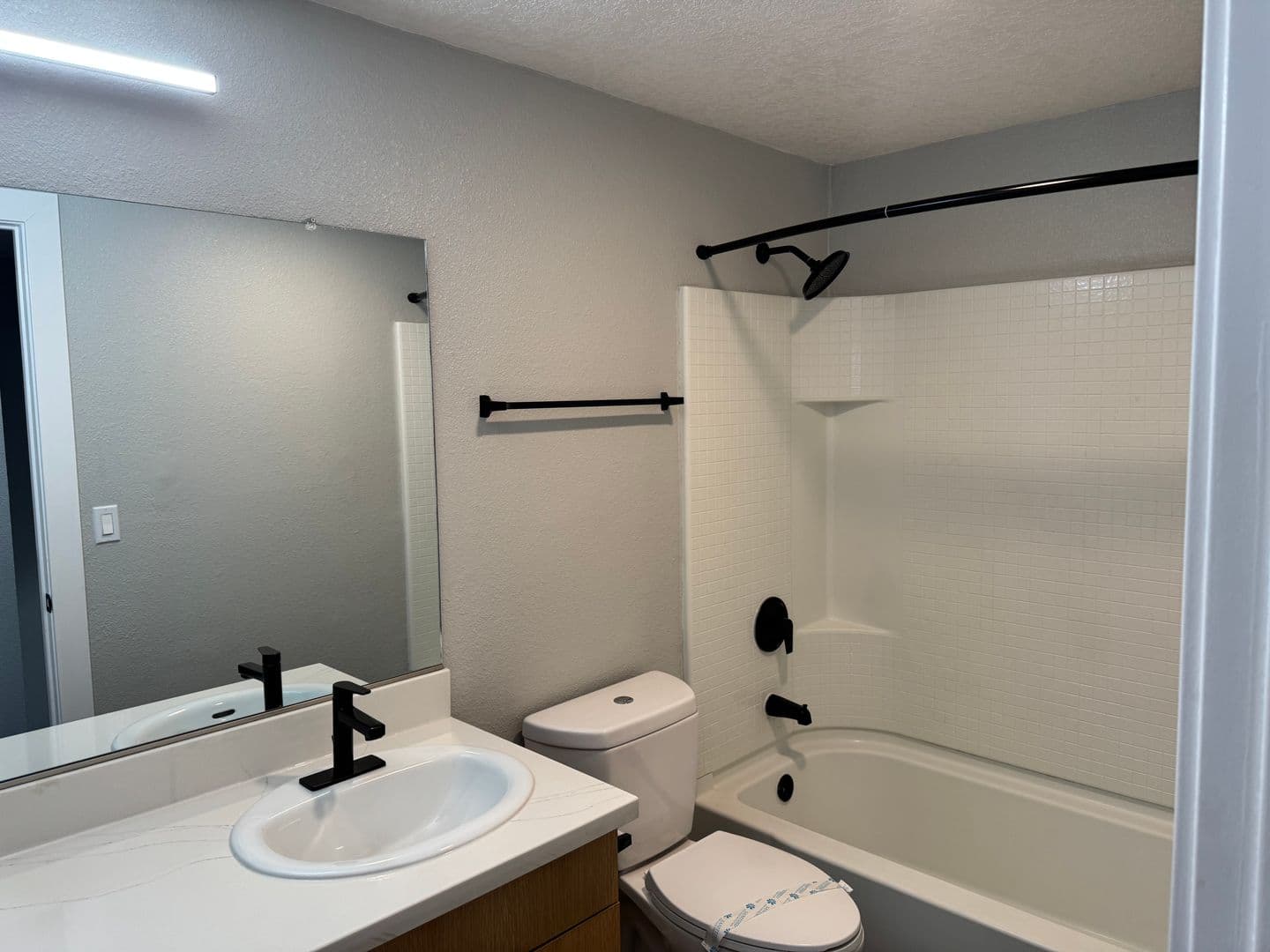 055 - Villa Del Sol Apartment Homes 7 of 8