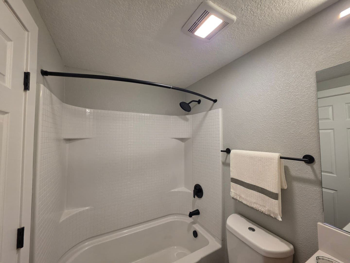 055 - Villa Del Sol Apartment Homes 4 of 7