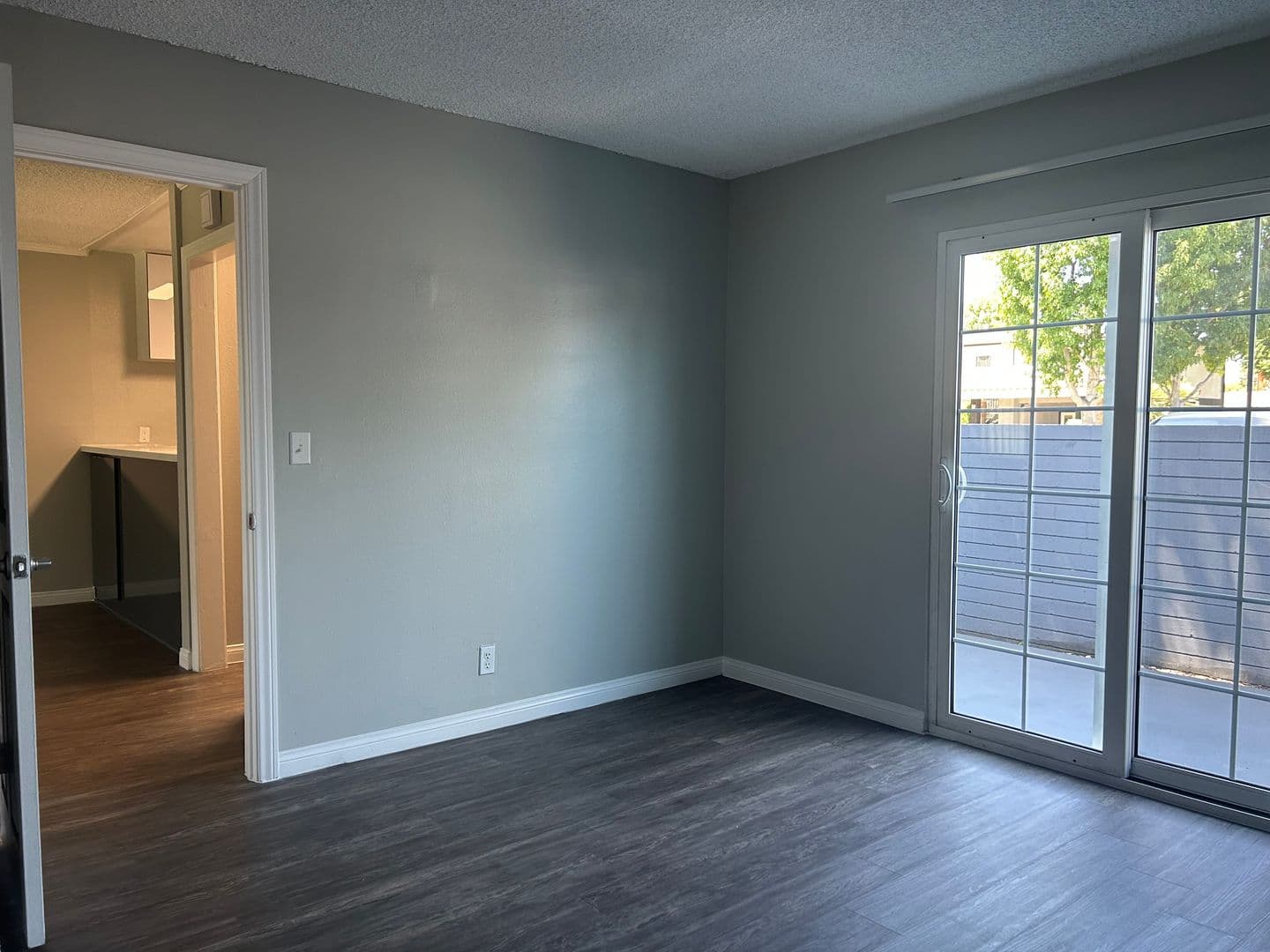 055 - Villa Del Sol Apartment Homes 6 of 8
