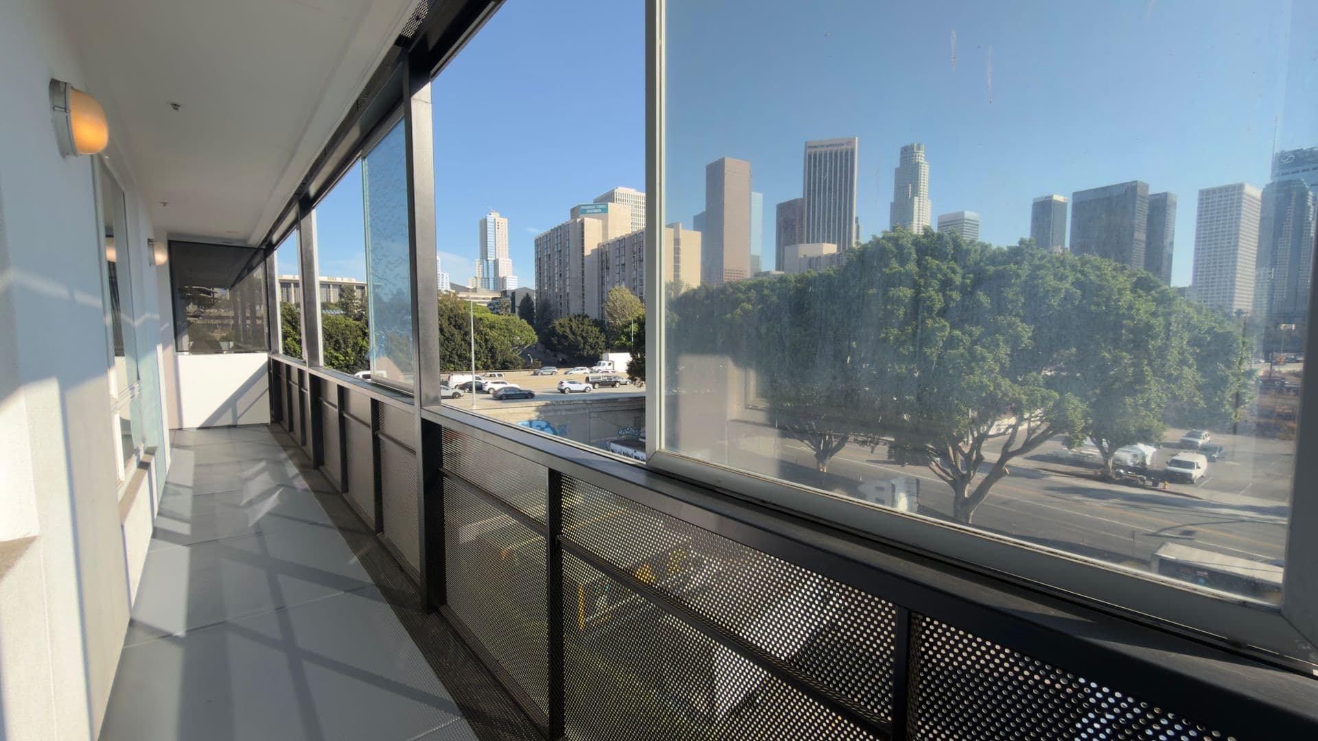 135 - Canvas LA Apartments 2 of 10