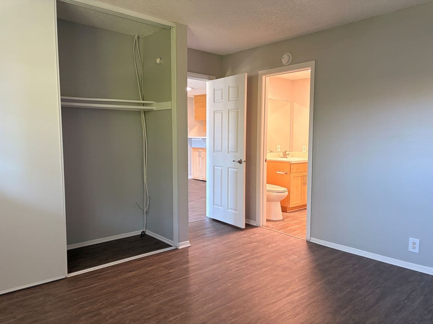 055 - Villa Del Sol Apartment Homes 4 of 7