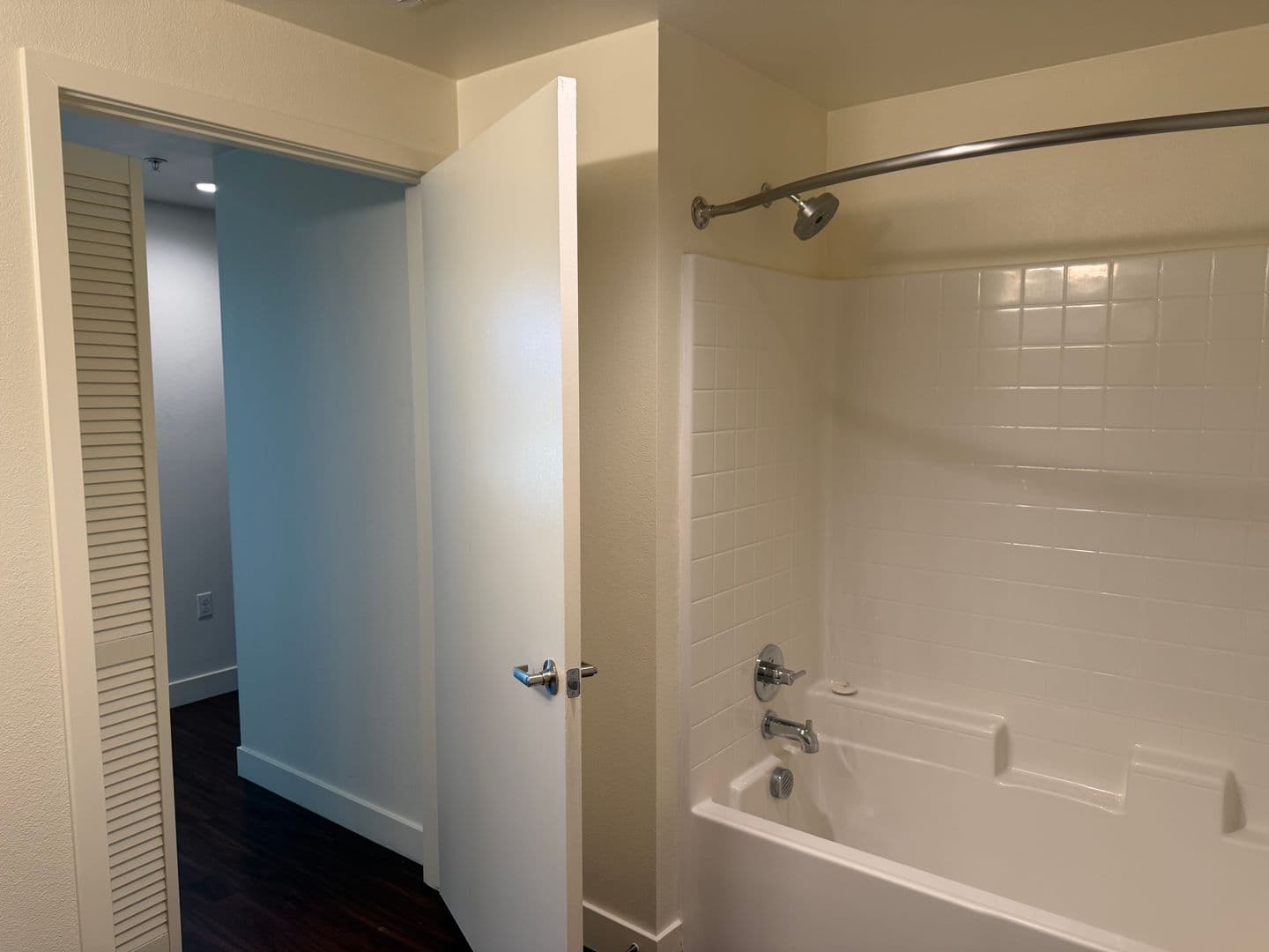 128 - Mission Lofts 5 of 6