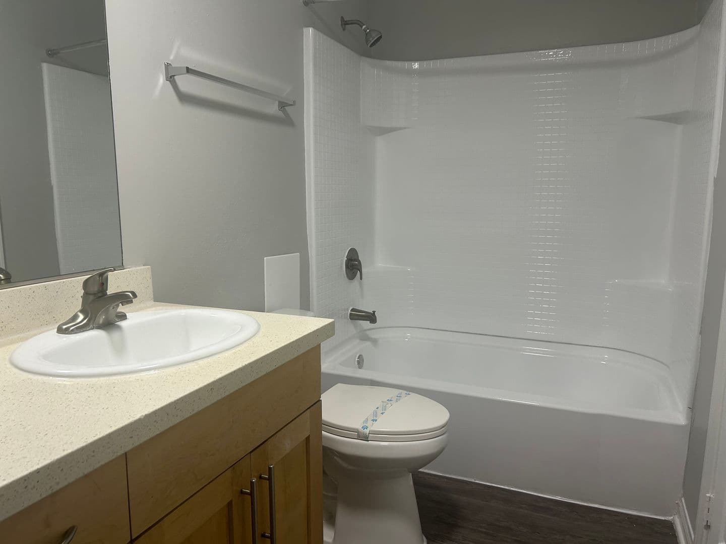 055 - Villa Del Sol Apartment Homes 5 of 6