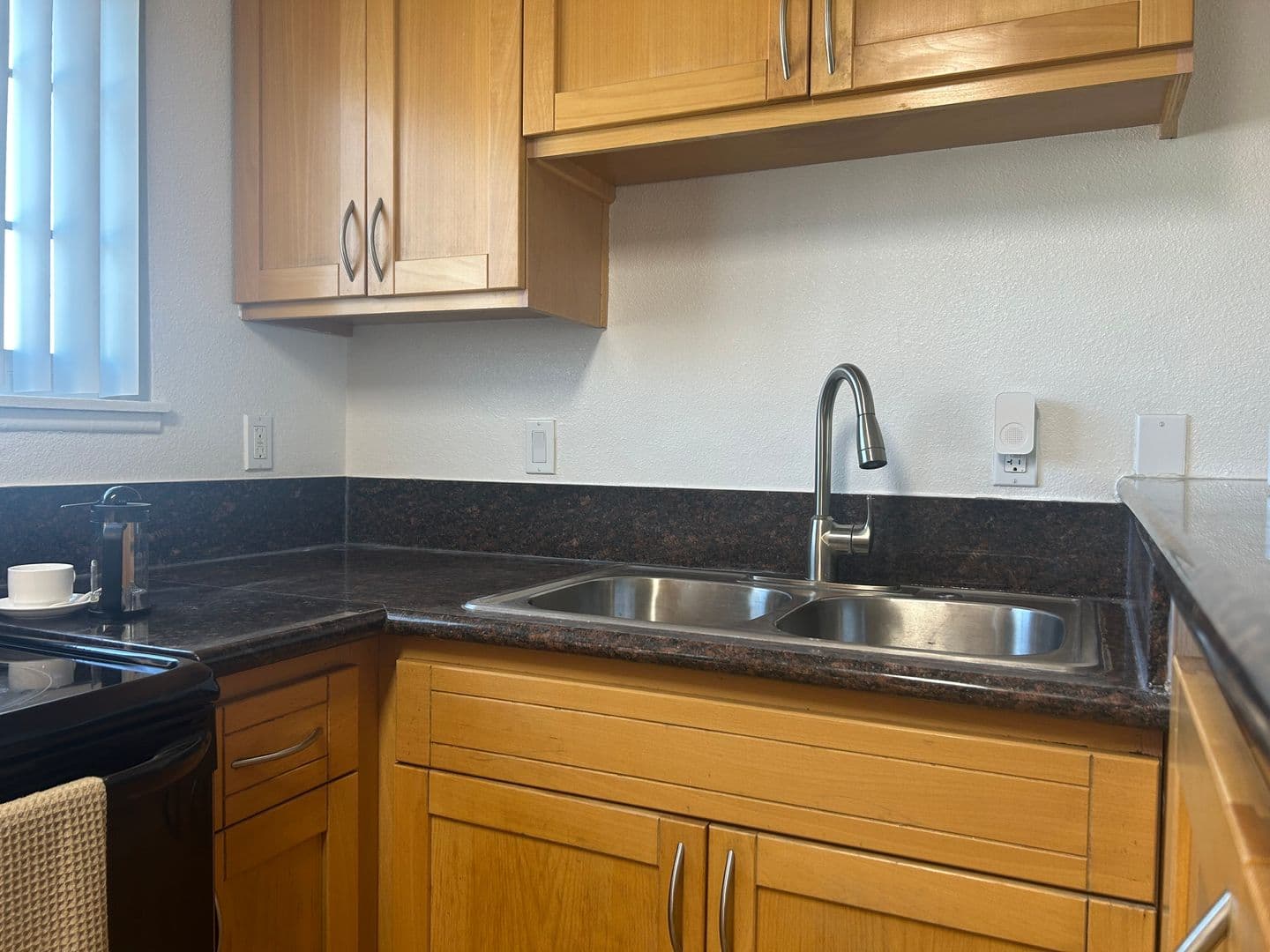 055 - Villa Del Sol Apartment Homes 2 of 8