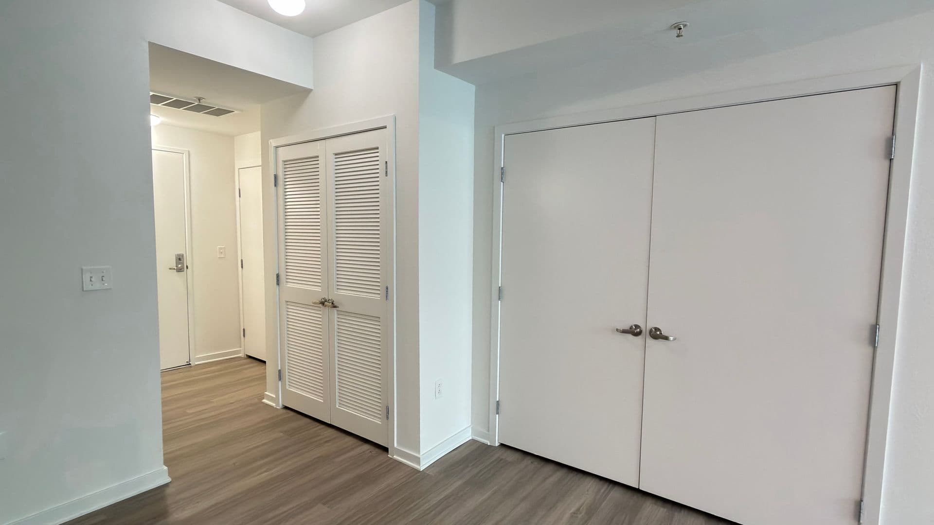 135 - Canvas LA Apartments 5 of 7
