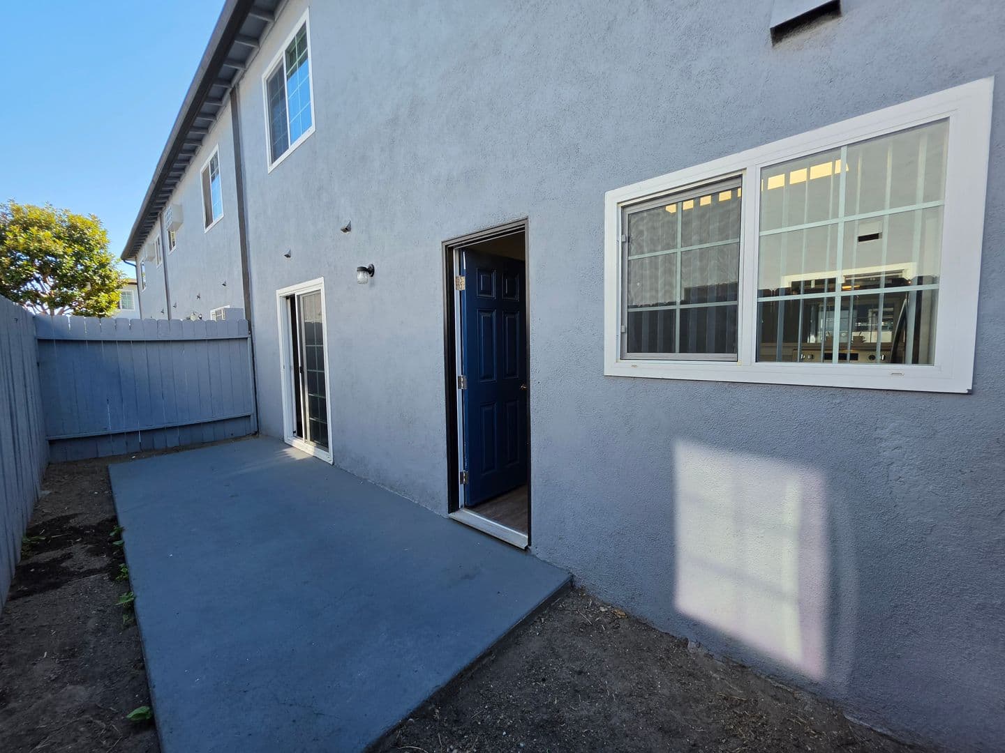 055 - Villa Del Sol Apartment Homes 3 of 7
