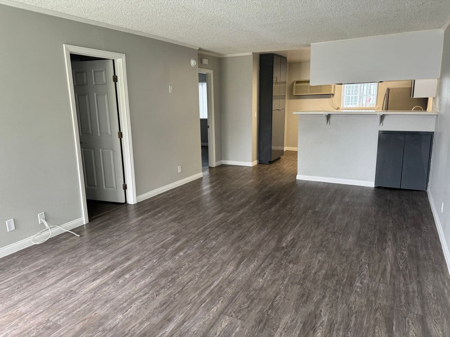 055 - Villa Del Sol Apartment Homes 1 of 6