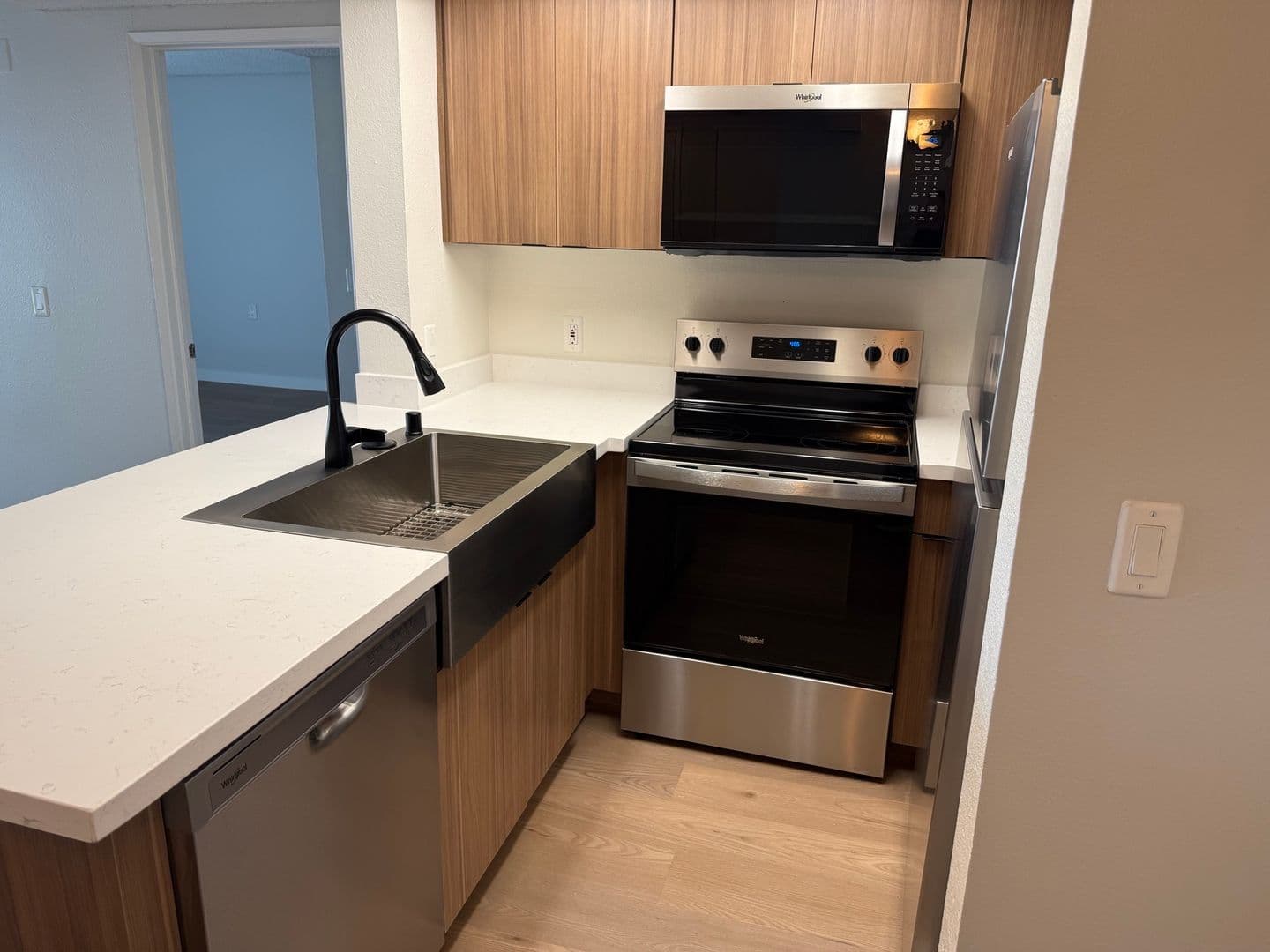 097 - Artists Village Apartments 2 of 10