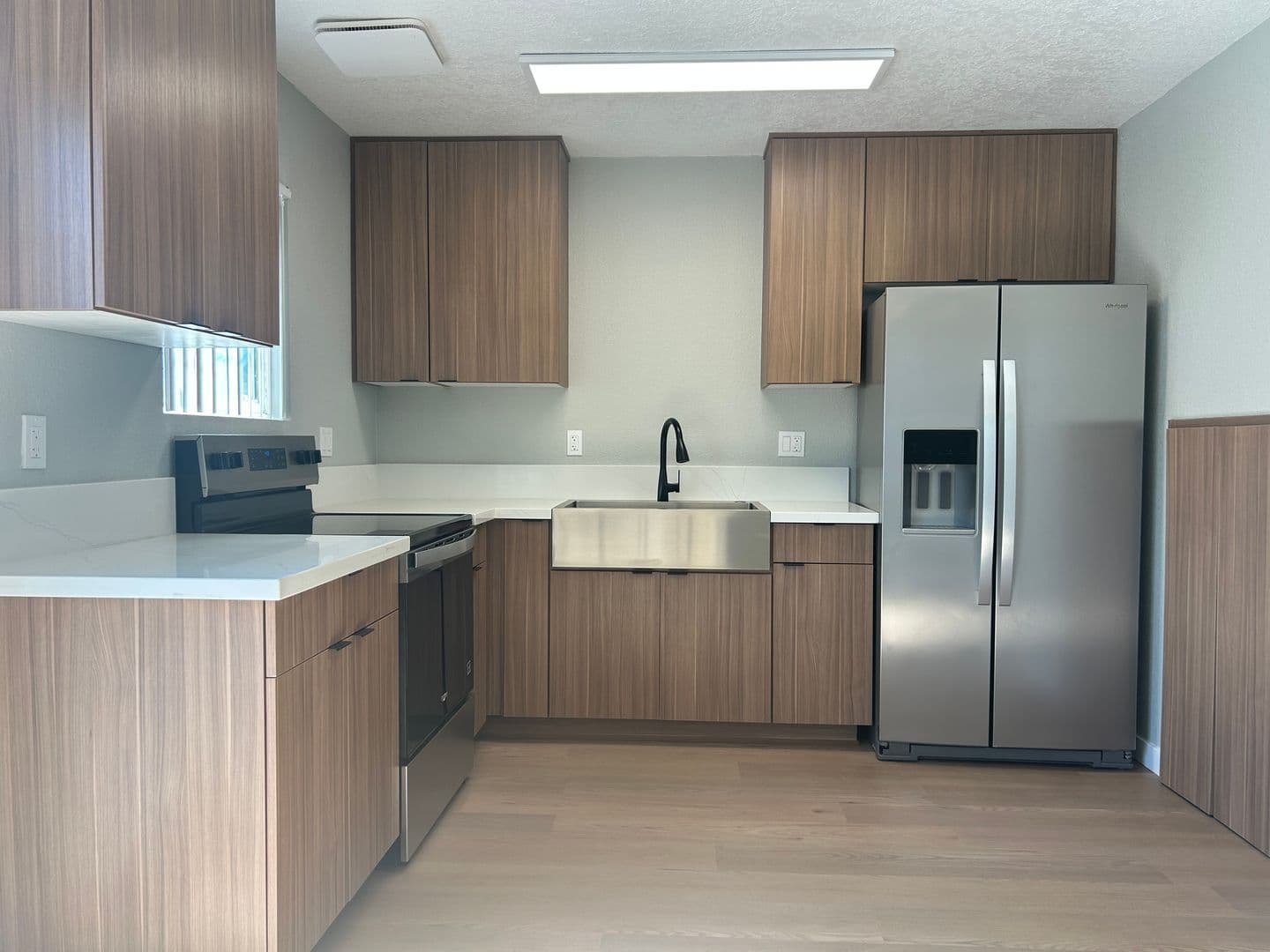 055 - Villa Del Sol Apartment Homes 2 of 13