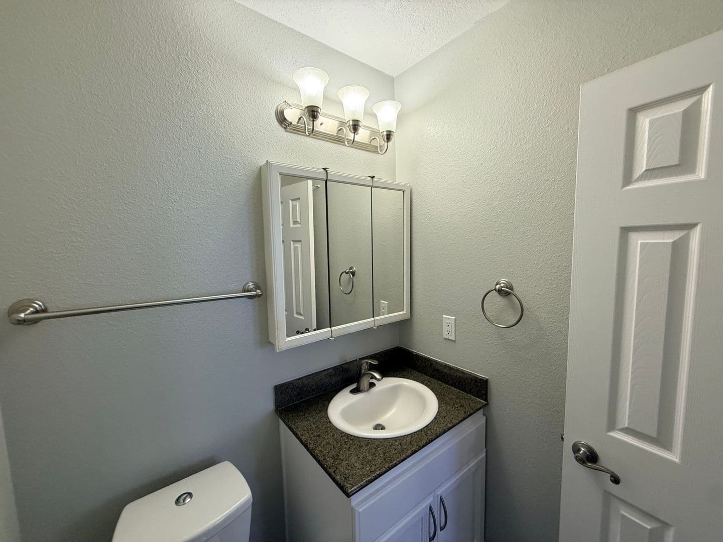 094 - Solara Apartment Homes 3 of 7