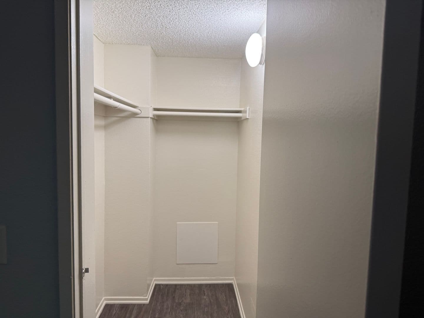 097 - Artists Village Apartments 4 of 8