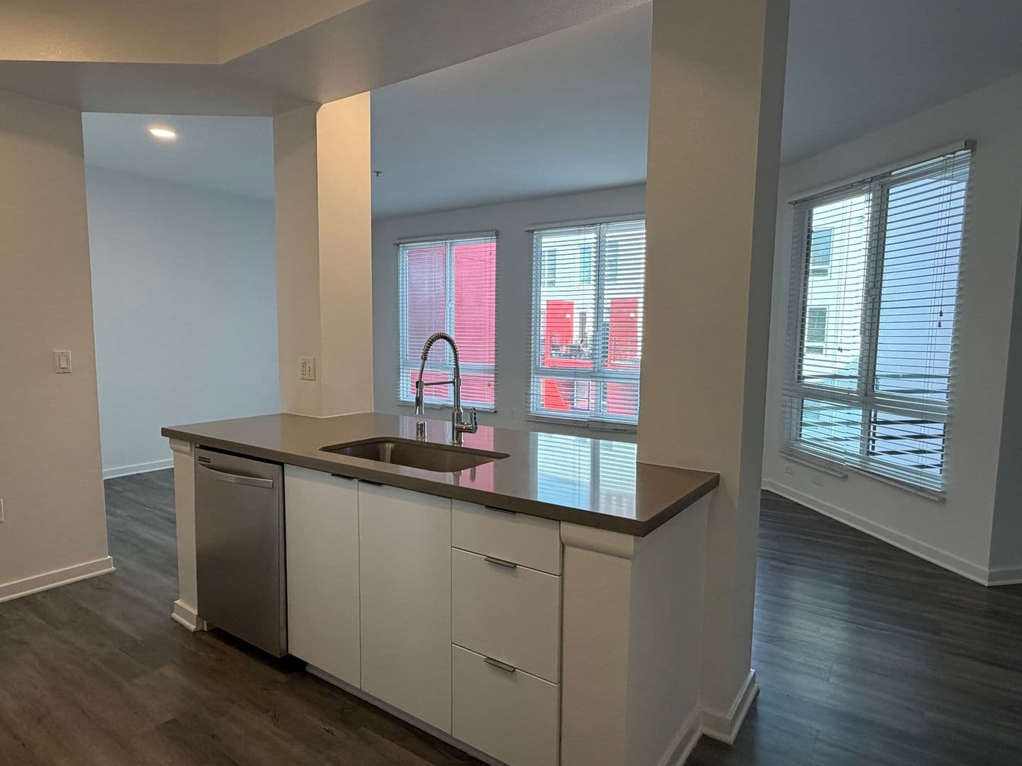 135 - Canvas LA Apartments 3 of 7