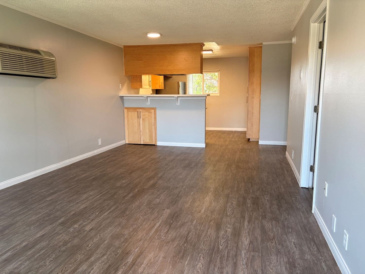 055 - Villa Del Sol Apartment Homes 3 of 7