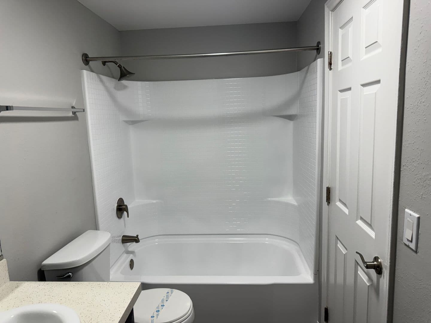 055 - Villa Del Sol Apartment Homes 4 of 6
