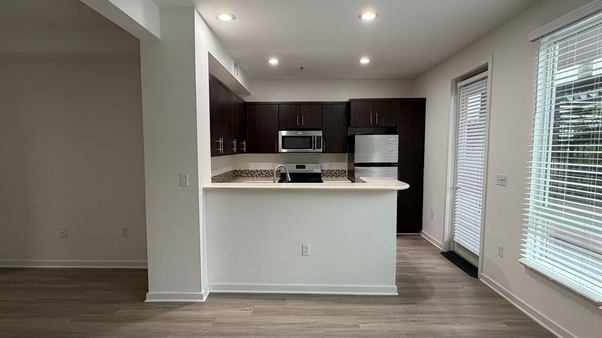 135 - Canvas LA Apartments 3 of 9