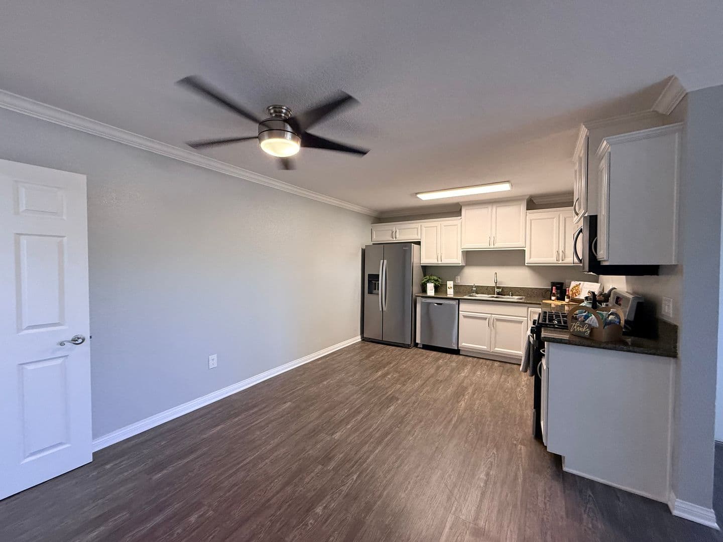 094 - Solara Apartment Homes 1 of 7
