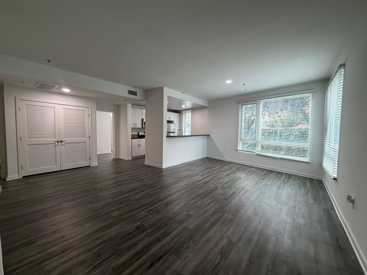 135 - Canvas LA Apartments 1 of 6