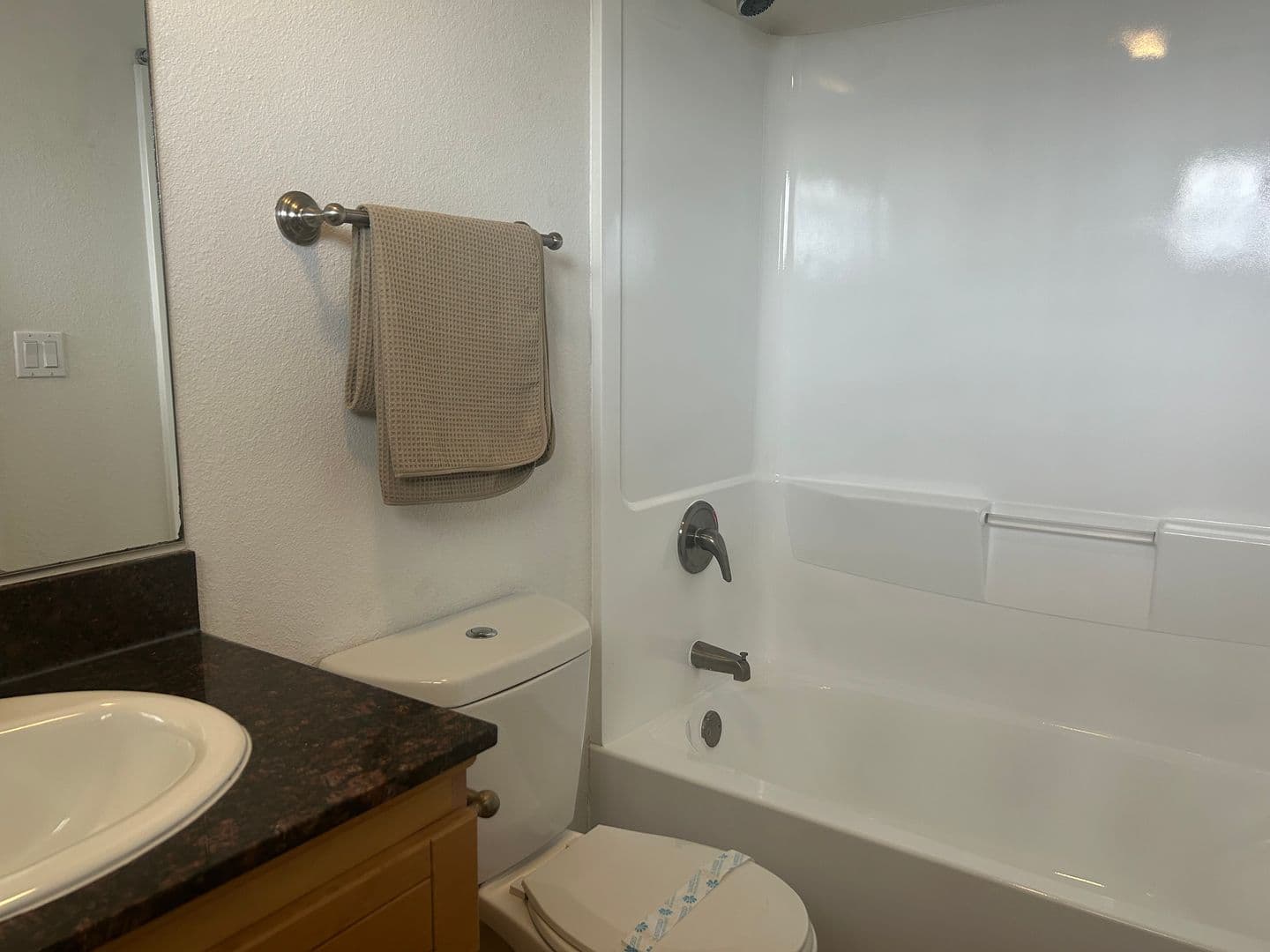 055 - Villa Del Sol Apartment Homes 6 of 8