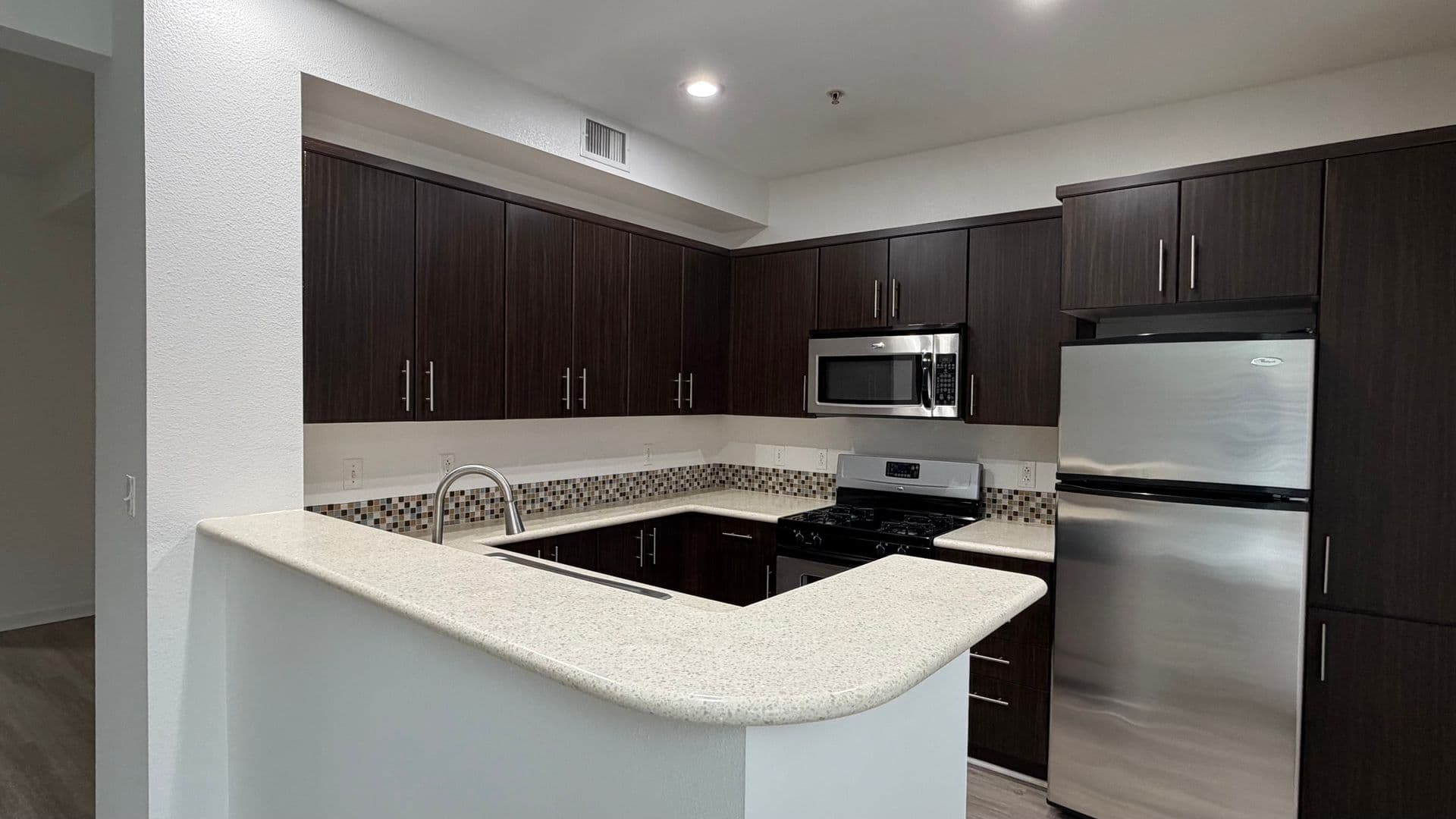 135 - Canvas LA Apartments 2 of 9