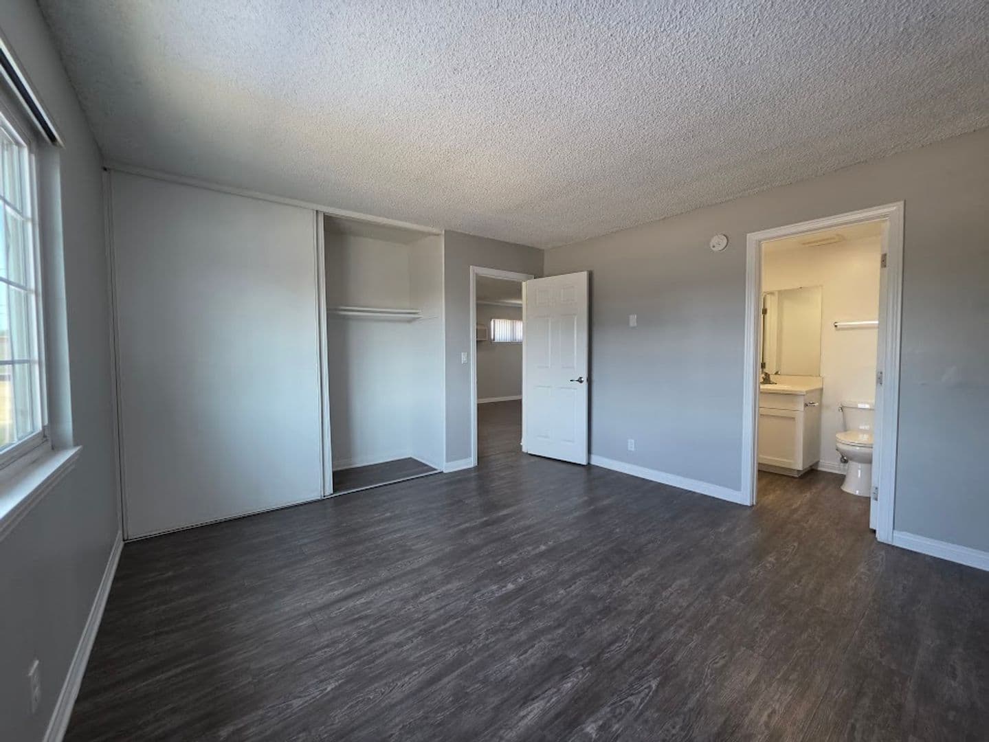055 - Villa Del Sol Apartment Homes 1 of 9