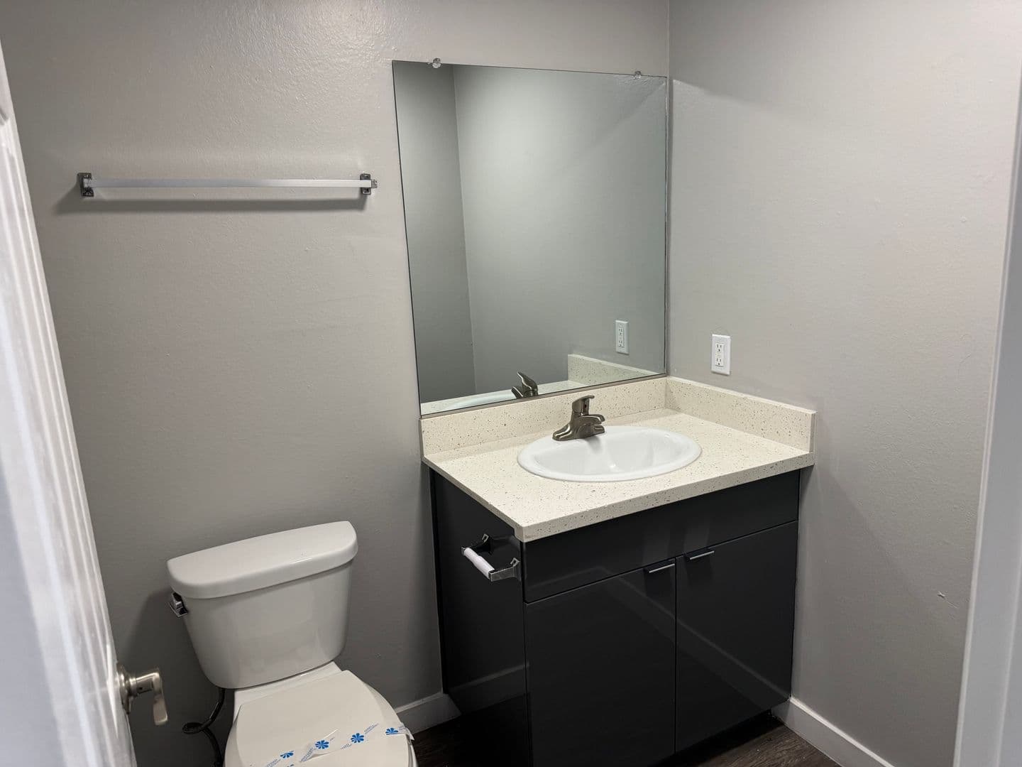 055 - Villa Del Sol Apartment Homes 5 of 10