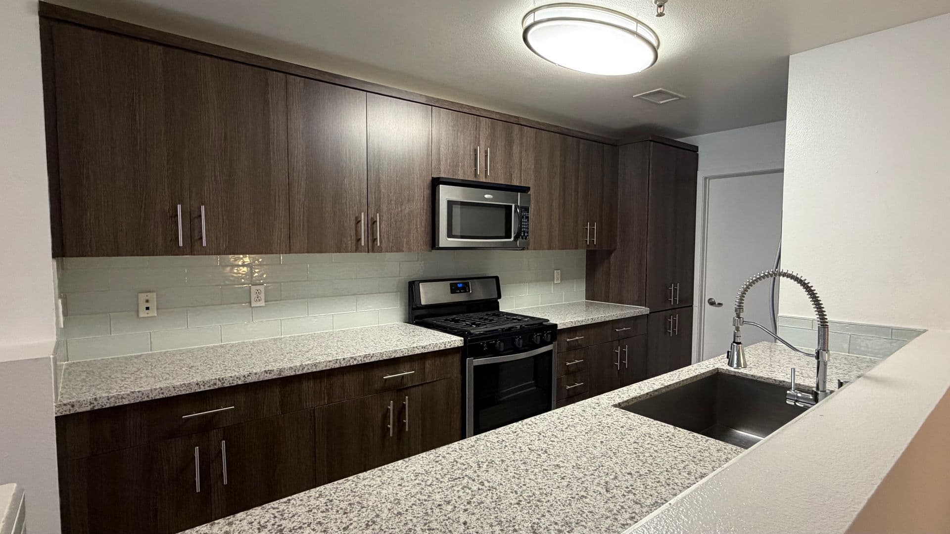135 - Canvas LA Apartments 2 of 9